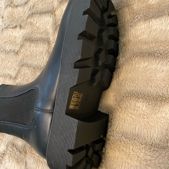 BNWOT Chunky Black Boots - Picture 3 of 4